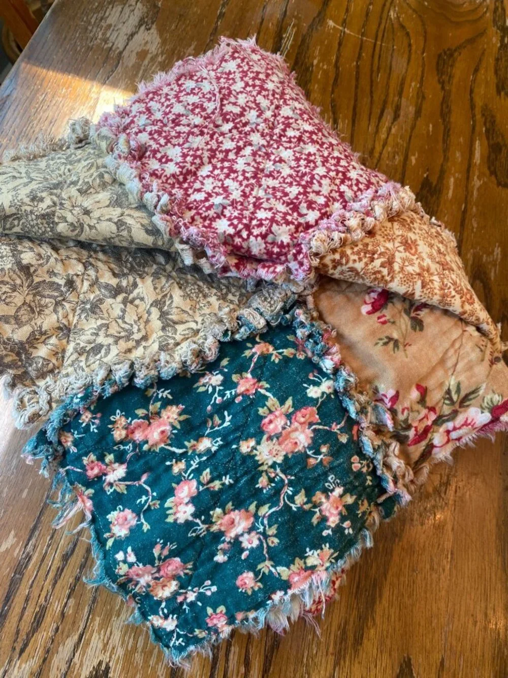 Handmade Ragtime Scrappy Floral Lap Baby Quilt 38"x54" - Picture 7 of 8